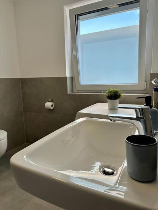 Amao-Pearl I Comfort Suite I 94Qm I Kingsize-Bett I Exklusiv Mit Balkon & Tiefgarage I Aufzug Offenburg Exterior foto